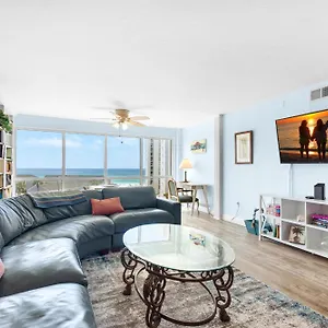 https://shoreline-towers-3063-by-real-joy.panamacity-beachhotels.com